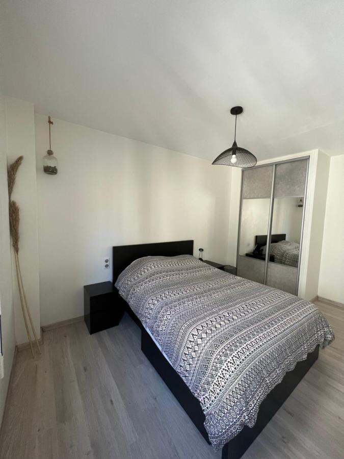 Superbe Appartement Centre Ville Nîmes Exteriör bild